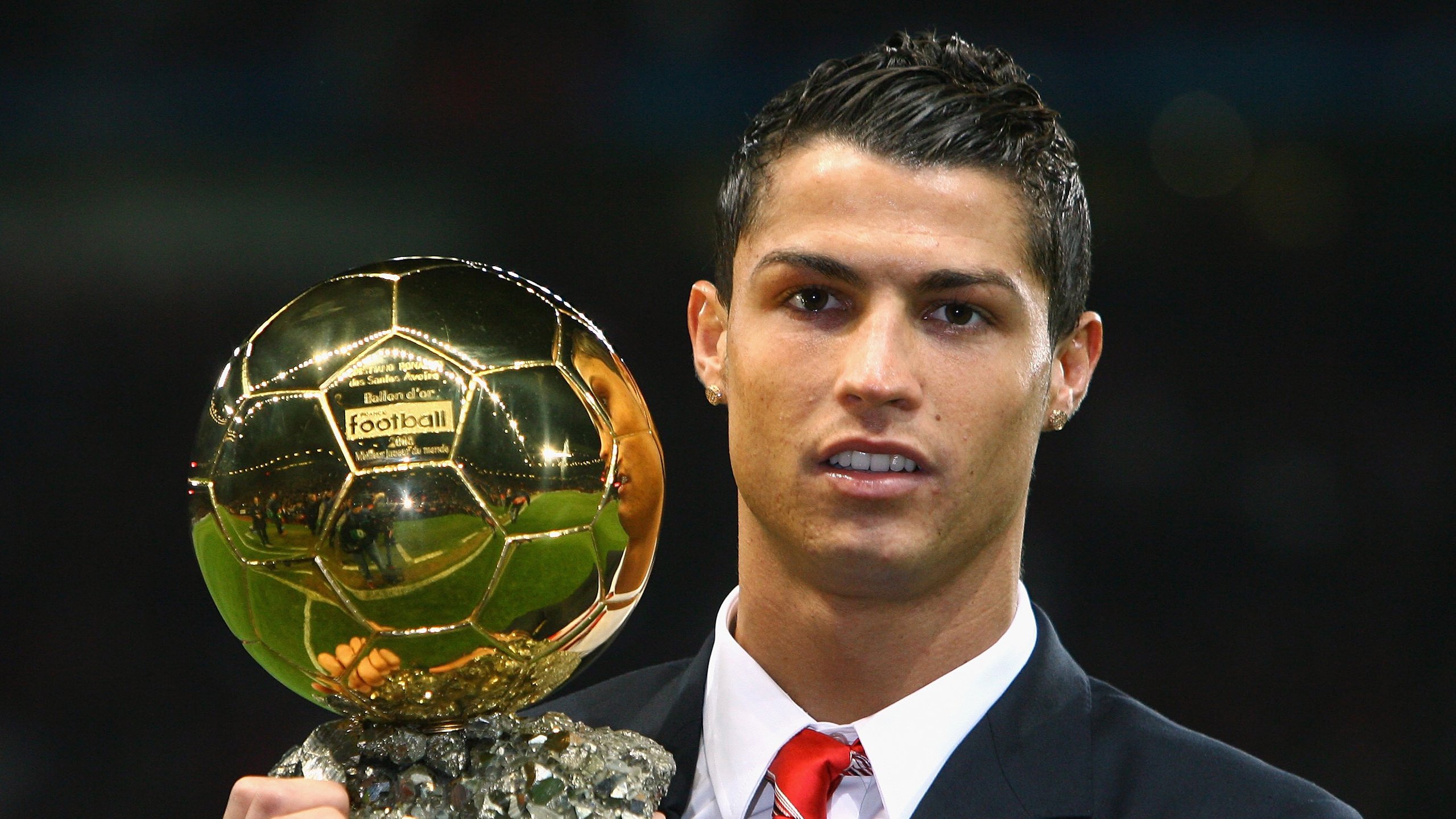 “亚戈·卡尔曼:阿根廷美洲狮队的全能后卫,未来值得期待”